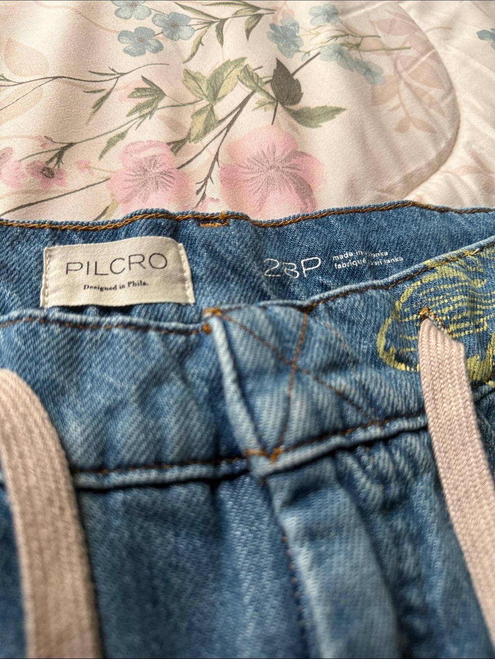 Pilcro unique Blue Floral-Print Denim Jeans size 28P cotton very comfortable - Picture 6 of 11
